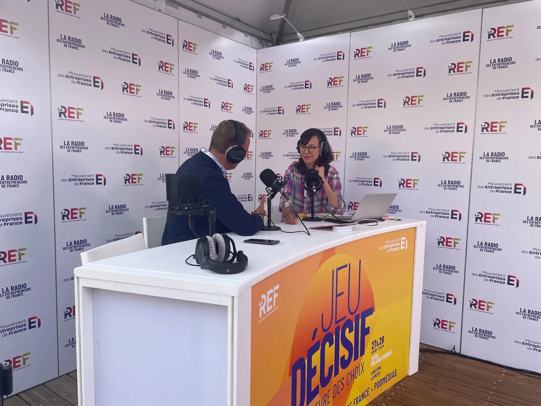 Interview de Philippe Barret DG du groupe APICIL sur le plateau radio du salon La REF, Mouvement des Entreprises de France.